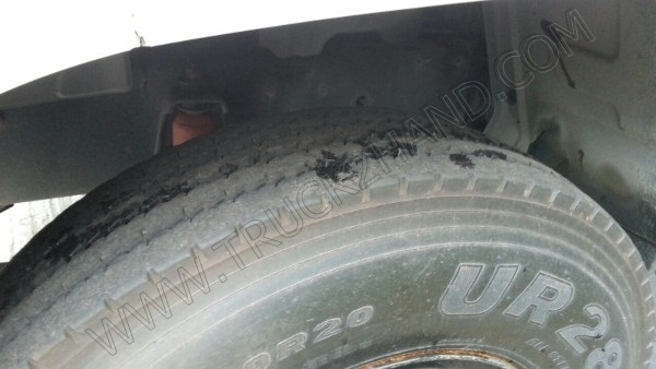 รถบรรทุก 10 ล้อบรรทุกน้ำ ยี่ห้อ ISUZU 195 แรงม้า