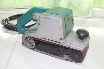 เครื่องขัดกระดาษทรายแบบสายพาน(รถถัง) makita รุ่น 9401พร้อมใช้งานครับ เครื่องขัดกระดาษทรายแบบสายพาน(รถถัง) makita รุ่น 9401พร้อมใช้งานครับ