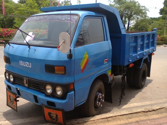 ขาย6ล้อดั้ม ISUZU มัดจำกลางอากาศ10000บาท จากเฮีย นิธิสรรค์