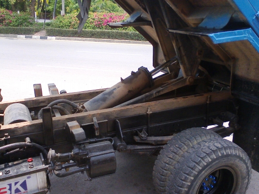 ขาย6ล้อดั้ม ISUZU มัดจำกลางอากาศ10000บาท จากเฮีย นิธิสรรค์