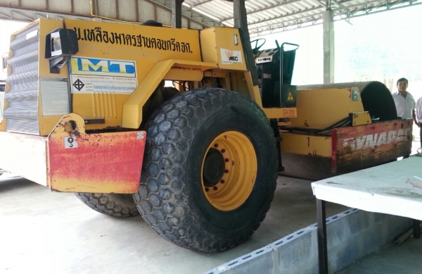 ขาย รถบด สั่นสะเทือน Dynapac ca 251