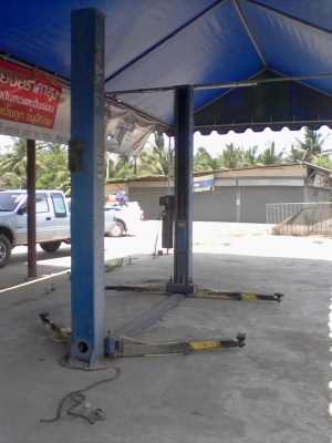 ขายลิฟท์ยกรถ(ห้อย) 2เสา 4ตัน PEAK