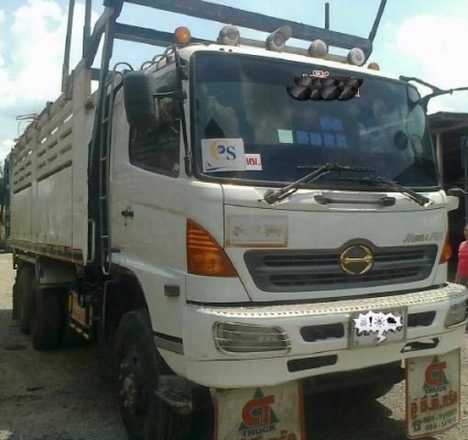 HINO MEGA 500 - 320 HP EURO2 ปี 48 รถพ่วงแม่+ลูก แม่กระบะดั๊มพ์เหล็ก 12 ตันฝาข้างแผ่นเรียบสภาพสวย ลูก 3 คานดั๊มพ์ของอู่พงษ์ไพบูรณ์สวยงามมากครับ เครื่องแน่นแรงดี ภายในเก๋งคอนโซลสวยครบ CD แอร์ พ.เพาเวอร์ ก.ไฟฟ้า เบรคทริ๊ปฟี้ ช่วงล่างยางสภาพดี 80\% ทั้งแม่ลูก