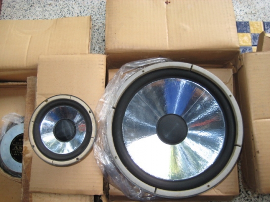 ขายเหมาลำโพงบ้าน 12นิ้วและ 4นิ้ว 1,800 รวม 8ดอก ถูกมาก