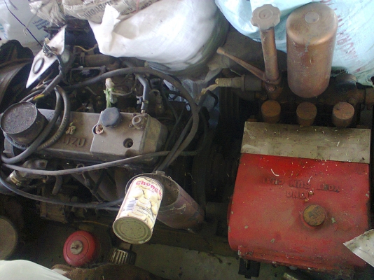 เครื่องISUZU-4BFมีปั๊ม3สูบใหญ่ตามสภาพเก่าเก็บครับ