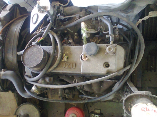 เครื่องISUZU-4BFมีปั๊ม3สูบใหญ่ตามสภาพเก่าเก็บครับ