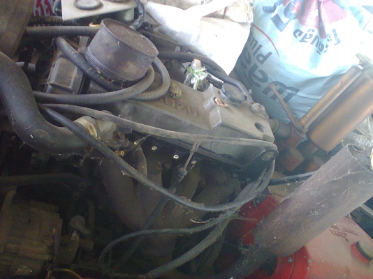 เครื่องISUZU-4BFมีปั๊ม3สูบใหญ่ตามสภาพเก่าเก็บครับ