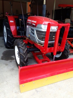 ขายด่วนรถไถยันมาร์EF453Tพร้อมใบมีดดันดินหน้า ทำงาน1500ชั่วโมงสนใจติดต่อ081-9136451