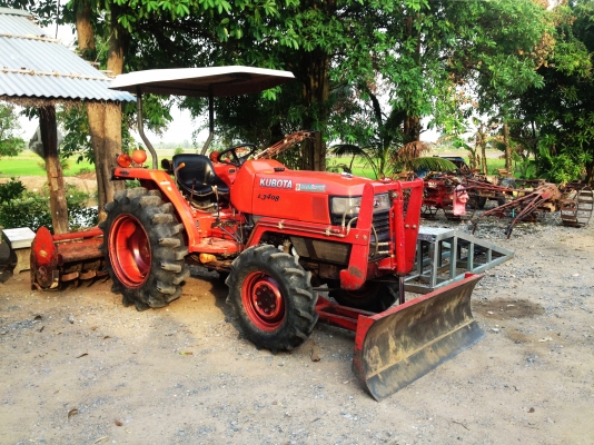 ขายด่วนรถไถคูโบต้าL3408พร้อมใบมีดดันดินหน้าและโลเตอร์ลี่รถสภาพสวยพร้อมใช้สนใจติดต่อ081-9136451 ขายด่วนรถไถคูโบต้าL3408พร้อมใบมีดดันดินหน้าและโลเตอร์ลี่รถสภาพสวยพร้อมใช้สนใจติดต่อ081-9136451