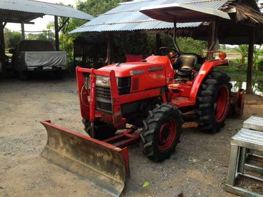 ขายด่วนรถไถคูโบต้าL3408พร้อมใบมีดดันดินหน้าและโลเตอร์ลี่รถสภาพสวยพร้อมใช้สนใจติดต่อ081-9136451 ขายด่วนรถไถคูโบต้าL3408พร้อมใบมีดดันดินหน้าและโลเตอร์ลี่รถสภาพสวยพร้อมใช้สนใจติดต่อ081-9136451