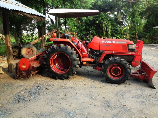 ขายด่วนรถไถคูโบต้าL3408พร้อมใบมีดดันดินหน้าและโลเตอร์ลี่รถสภาพสวยพร้อมใช้สนใจติดต่อ081-9136451 ขายด่วนรถไถคูโบต้าL3408พร้อมใบมีดดันดินหน้าและโลเตอร์ลี่รถสภาพสวยพร้อมใช้สนใจติดต่อ081-9136451