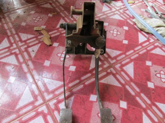 อะไหล่มาสด้า Familia 1000-13000 ทั้งคันขาดเหลือส่วนไหนโทรมาสอบถามได้เลยมีมาตลอด