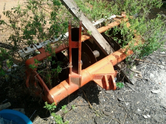 KUBOTA L2808 - 2 เพลา เอกสารเล่มทะเบียนครบ ใช้งาน 3,658 ชม. อุปกรณ์ มีผานพรวนดิน 5 ผานยกร่อง สภาพดีพร้อมใช้งานได้เลยไม่มีปัญหา ระบบไฮดรอลิกส์ไม่มีแตกไม่มีรั่วซึ่ม ช่วงล่างดี ยางหน้ายางหลังสภาพ 70\% พร้อมลุยงานได้เลย ราคาต่อรองได้นะครับ KUBOTA L2808 - 2 เพลา เอกสารเล่มทะเบียนครบ ใช้งาน 3,658 ชม. อุปกรณ์ มีผานพรวนดิน 5 ผานยกร่อง สภาพดีพร้อมใช้งานได้เลยไม่มีปัญหา ระบบไฮดรอลิกส์ไม่มีแตกไม่มีรั่วซึ่ม ช่วงล่างดี ยางหน้ายางหลังสภาพ 70\% พร้อมลุยงานได้เลย ราคาต่อรองได้นะครับ