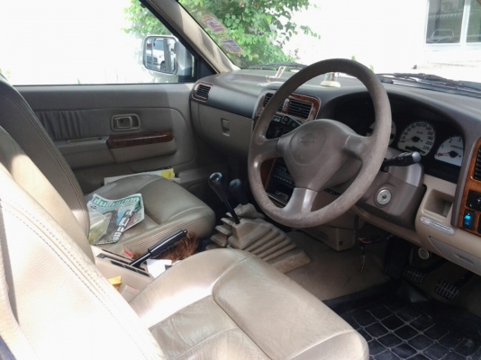 นิสสัน ปี 2002 เครื่อง 2.5 turbo 4WD รถสวย พร้อมขับ สภาพดี