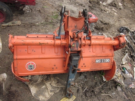 ขาย-โรตารี่สำหรับพรวนดิน ติดรถไถนา หลายรุ่นให้เลือกทั้ง KUBOTA, YANMAR, SHIBAURA ราคาตัวละ 13,500 บาท