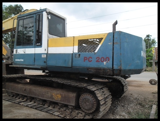 แมคโคร PC 200 รุ่น 3 เครื่องดี สภาพแจ๋ว!!!