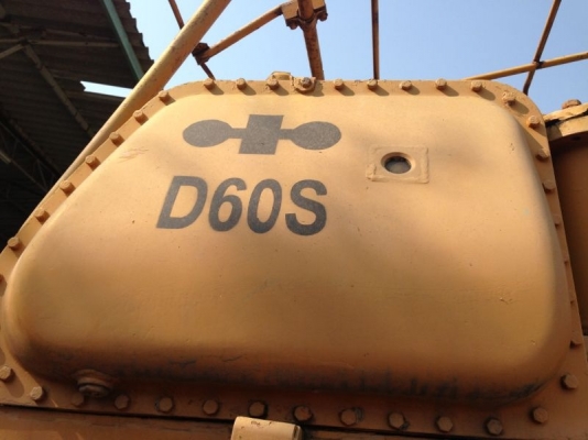 ขายรถแทรกเตอร์ KOMATSU D60S สภาพพร้อมใช้งาน ต่อรองราคาได้อีก เจ้าของขายเอง ติดต่อโดยตรง คุณอัมพร (เจ๊ป้อม)  086-372-2080