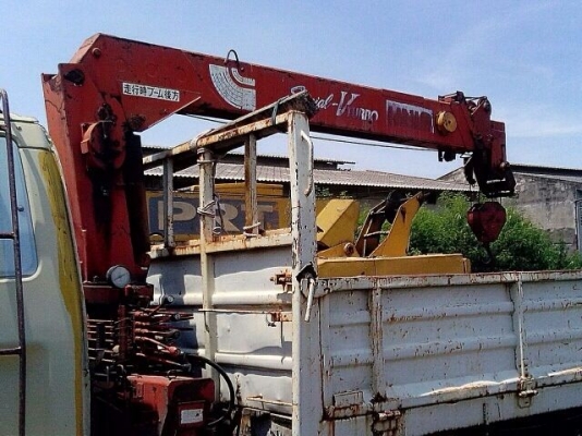 รถอิซูซุ 10 ล้อ ติดเครน 5 ตัน เปลื่ยนเครื่อง 195 แรงม้า  สนใจติดต่อ 081 - 6079515