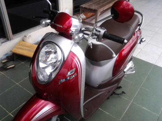 ขาย Scoopy-i ลายคลาสสิค วิ่งน้อย ประหยัดน้ำมันสวยๆ ตจวส่งได้ครับ