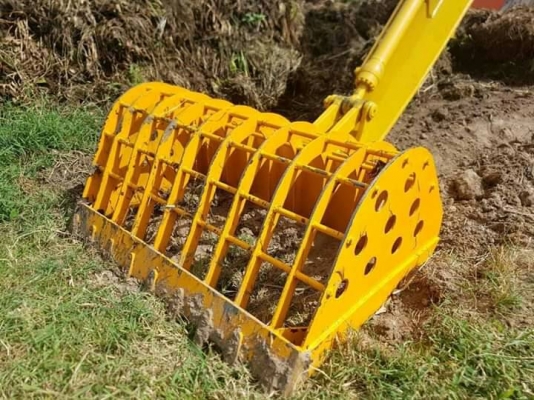 รับสั่งทำบุ้งกี่ ทุกรุ่น ปากแคบ ตักผักตกชวา บุ้งกี่วางท่อ บุ้งกี่ตักดิน รับประกันความแข็งแรง