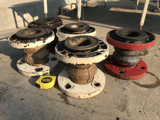 ** เหลือ 3นิ้วครับ **ขายข้อต่อยางกันสะบัด Tozen Japan ขนาด 4นิ้ว , 3นิ้ว สภาพสวย พร้อมใช้งาน มีมาอย่างละ 5ตัวครับ