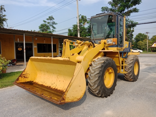 ขาย รถตัก KOMATSU WA100-1 นำเข้าจากญี่ปุ่น ระบบดี สีเดิมทั้งคัน ขายถูก โทร.090-986-2521 อ๊อบ