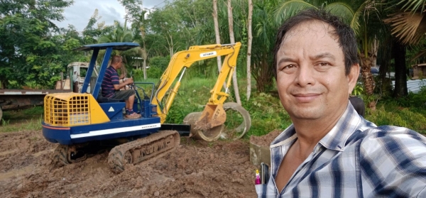 มี VDO ให้ชม.KOMATSU PC30-6 ช่วงล่างใหม่หมด แทรคยาง บุ้งกี๋ใหม่ มีระบบสปีดตัวเดิน มีที่ปรับมือคอลโทร มี VDO ให้ชม.KOMATSU PC30-6 ช่วงล่างใหม่หมด แทรคยาง บุ้งกี๋ใหม่ มีระบบสปีดตัวเดิน มีที่ปรับมือคอลโทร