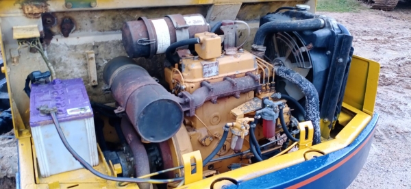 มี VDO ให้ชม.KOMATSU PC30-6 ช่วงล่างใหม่หมด แทรคยาง บุ้งกี๋ใหม่ มีระบบสปีดตัวเดิน มีที่ปรับมือคอลโทร