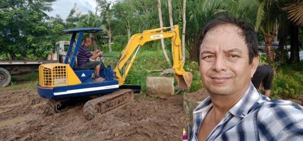 มี VDO ให้ชม.KOMATSU PC30-6 ช่วงล่างใหม่หมด แทรคยาง บุ้งกี๋ใหม่ มีระบบสปีดตัวเดิน มีที่ปรับมือคอลโทร มี VDO ให้ชม.KOMATSU PC30-6 ช่วงล่างใหม่หมด แทรคยาง บุ้งกี๋ใหม่ มีระบบสปีดตัวเดิน มีที่ปรับมือคอลโทร