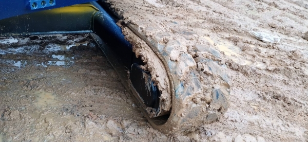 มี VDO ให้ชม.KOMATSU PC30-6 ช่วงล่างใหม่หมด แทรคยาง บุ้งกี๋ใหม่ มีระบบสปีดตัวเดิน มีที่ปรับมือคอลโทร