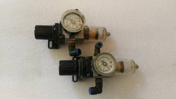 คู่นี้ 300 บ.ส่งถึงบ้านฟรี โทร  083-2000058 LINE ID:line832923 ชุดอุปกรณ์ดักน้ำดักฝุ่นในระบบลมและหมุนปรับแรงดันตามต้องการของอุปกรณ์ ยี่ห้อ SMC