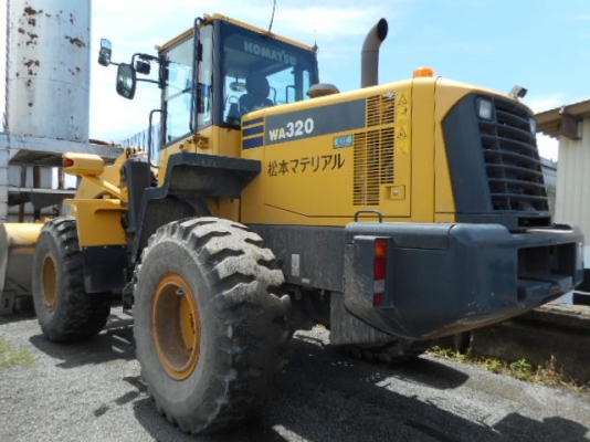 ขายรถตักล้อยาง KOMATSU WA320-6 ปี 2013 นำเข้าเองจากญี่ปุ่น สภาพสวยพร้อมใช้งาน ถึงเร็วๆนี้ครับ
