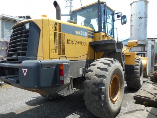ขายรถตักล้อยาง KOMATSU WA320-6 ปี 2013 นำเข้าเองจากญี่ปุ่น สภาพสวยพร้อมใช้งาน ถึงเร็วๆนี้ครับ