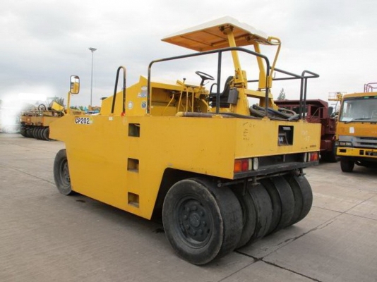 ขายรถบด DYNAPAC รุ่น CP202W หน้า3 หลัง 4 ปี 1999 นำเข้า สภาพดีมาก เดิมๆพร้อมใช้ ไมล์น้อย 2800 กม.โทร084-5424150 line id : rapinzat