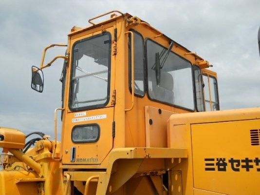 ขายรถตักล้อยาง KOMATSU WA300-3E นำเข้าเองจากญี่ปุ่น สภาพสวยพร้อมใช้งาน ถึงเร็วๆนี้ครับ