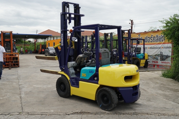 งาหมุน Komatsu FD25W-12 ยก2.5ตัน เสาสูง4เมตร เครื่องยนต์ดีเซล