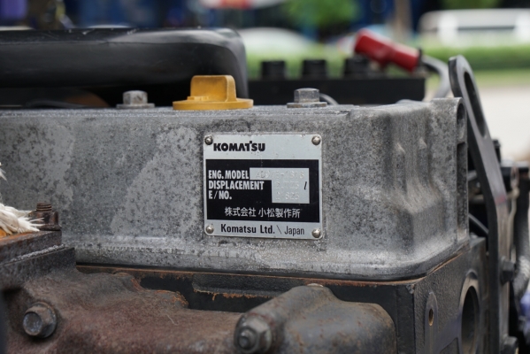 งาหมุน Komatsu FD25W-12 ยก2.5ตัน เสาสูง4เมตร เครื่องยนต์ดีเซล