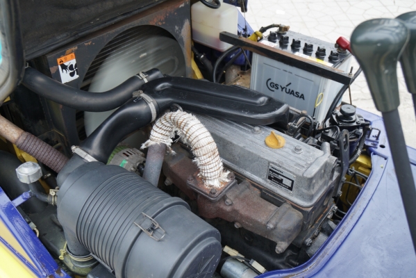 งาหมุน Komatsu FD25W-12 ยก2.5ตัน เสาสูง4เมตร เครื่องยนต์ดีเซล