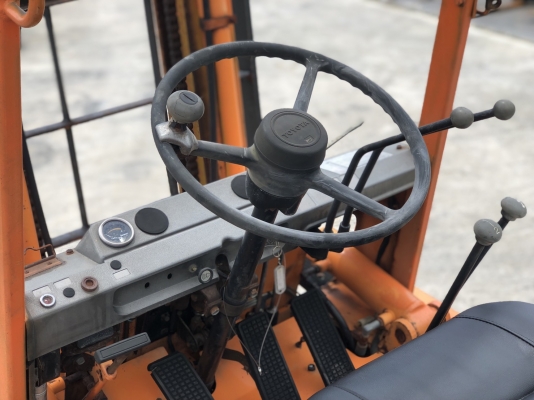 ขายถูกมาก TOYOTA 4FD25 ยก2.5ตัน เสาสูง4เมตร เครื่องยนต์ดีเซล