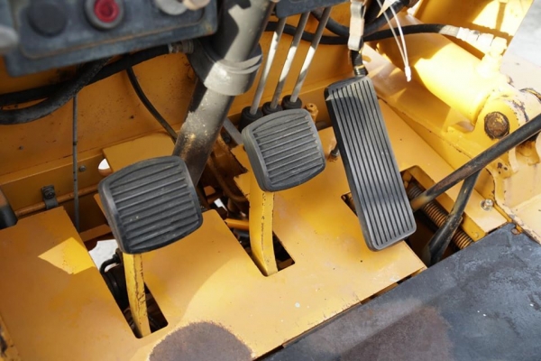 ขายถูกมาก KOMATSU FD20-10 ขนาดยก2ตัน เสาสูง3เมตร งาเท เครื่องยนต์ดีเซล