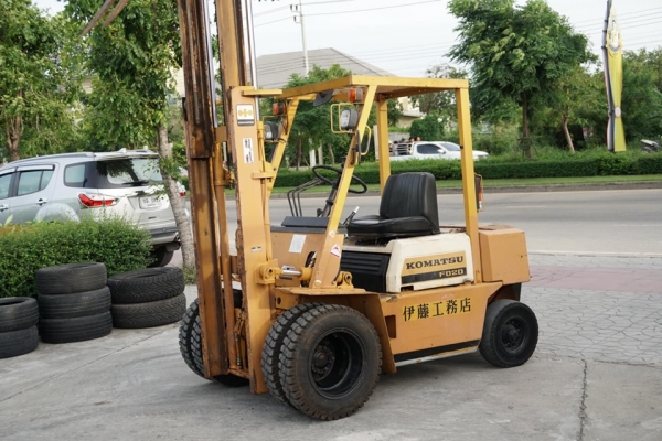 ขายถูกมาก KOMATSU FD20-10 ขนาดยก2ตัน เสาสูง3เมตร งาเท เครื่องยนต์ดีเซล