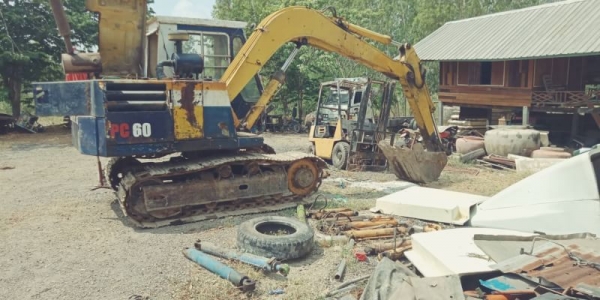 KOMATSU PC 60-2