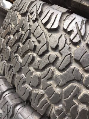 ขายยาง BF Goodrich KO2 265/75R16 ปี18 (ผ้าใบ10ชั้น) - MADE IN U.S.A. - ติดหนวดทุกเส้น ใช้งานไม่ถึง10