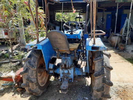 รถไถแช่มพร้อมใบมีดดันดินสนใจสอบถามมาใด้คับ รถไถแช่มพร้อมใบมีดดันดินสนใจสอบถามมาใด้คับ