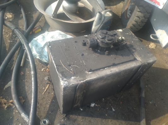 ถังน้ำมันไฮดรอลิค