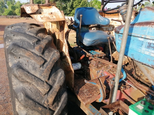 ขายFORD6600.T3ตัวเต็มพร้อมใบดันดินกับผาน7/26 เล่มพร้อม ราคา178000บ.