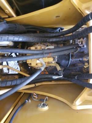 CAT315D 9,2xxชม. เอกสารอินวอย์ ไฟฟ้าครบ ราคา1,400,000บาท  ปทุมธานี สนใจ 081-989-1989