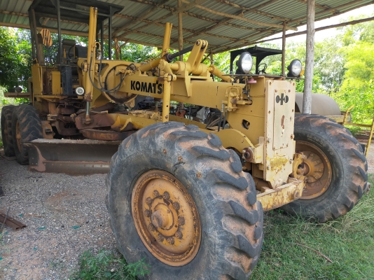 ขายถูก รถเกรด KOMATSU GD505A เอวอ่อน ขายถูก รถเกรด KOMATSU GD505A เอวอ่อน