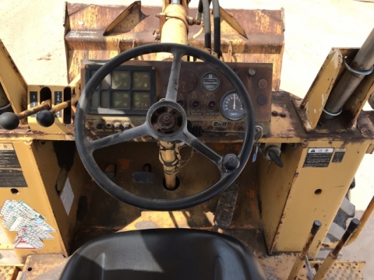 ขายรถตักล้อยาง KOMATSU 515 นำเข้าเองจากญี่ปุ่น สภาพสวยพร้อมใช้ มีVDOการทำงานครับ