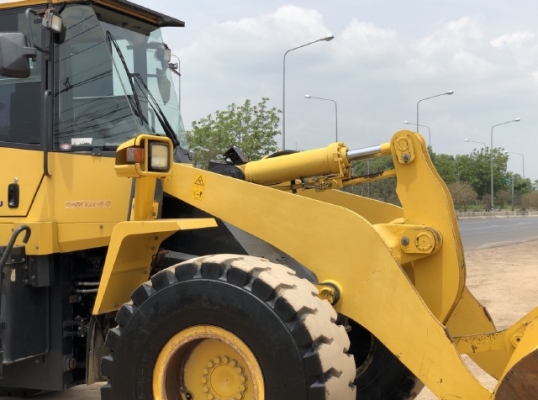 ขายรถตักล้อยาง KOMATSU WA320-6 รถนอกนำเข้าเองจากญี่ปุ่น สภาพสวยพร้อมใช้ มีVDOการทำงานครับ